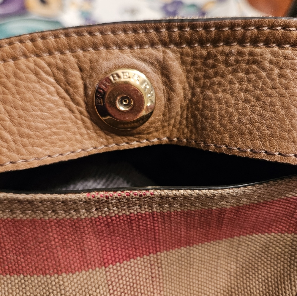 Burberry Ashby Bucket bag - Picture 10 of 12